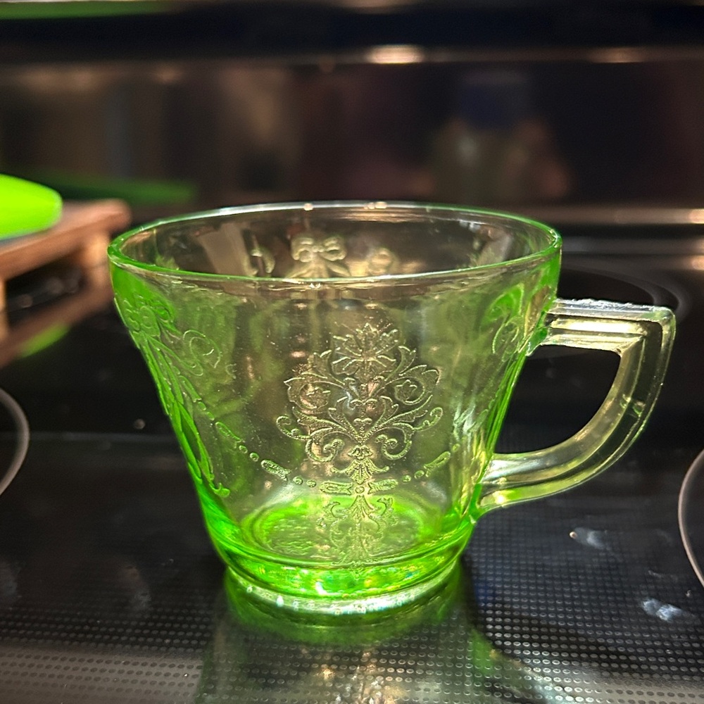 Uranium/Depression Glass Teacup